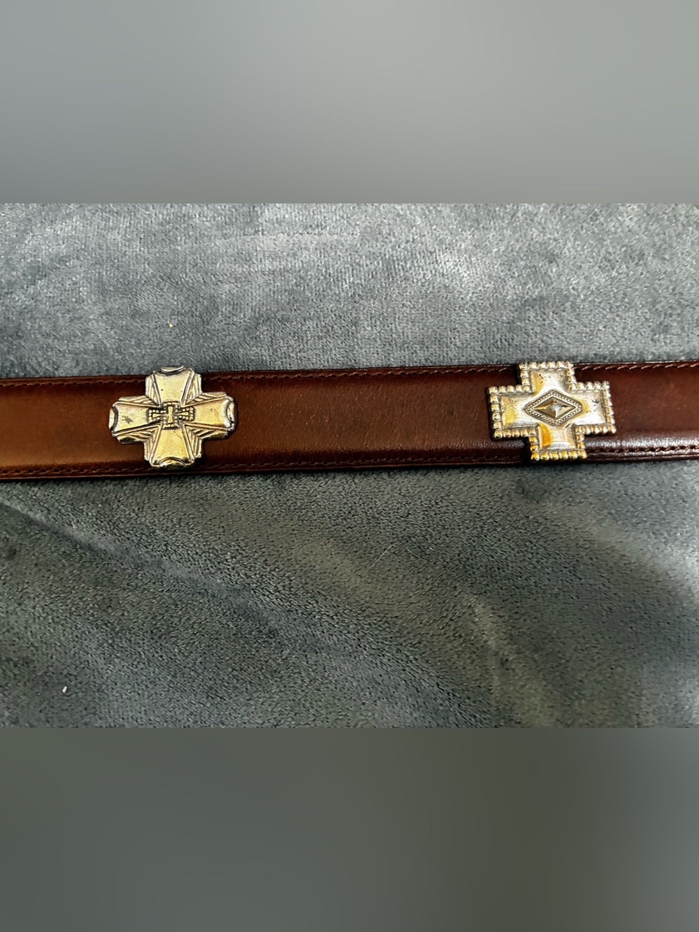 Women’s Fossil Brown Leather Belt with Antique Brass Buckle - Picture 3 of 14